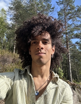 Bild på Silas Manuel da Silva Roller (he/they)